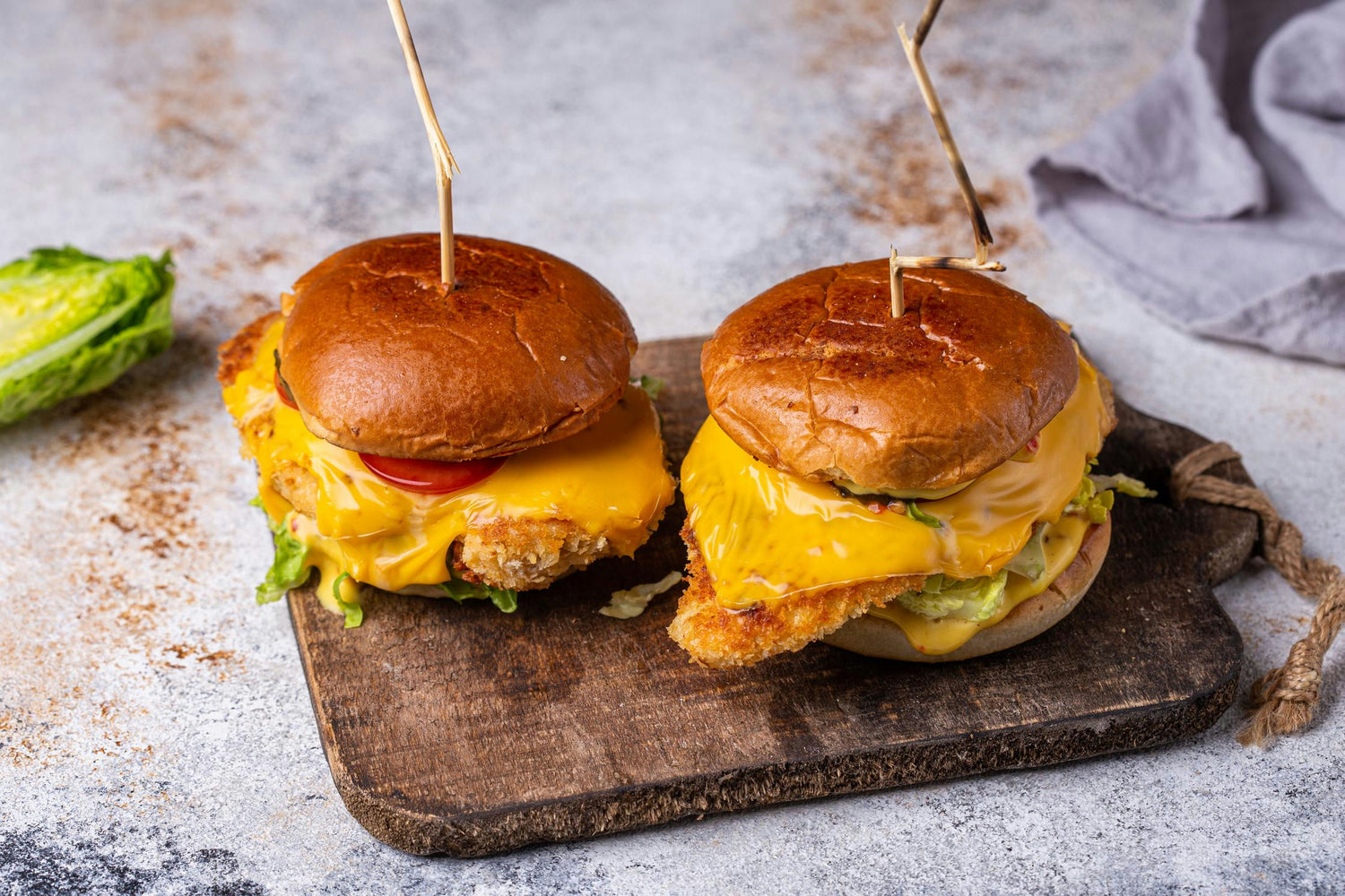 Kanaburger karri-mangokastme ja juustuga, Juustuburger karri-mangokastme ja kanaga: Hero Image - Pos 1