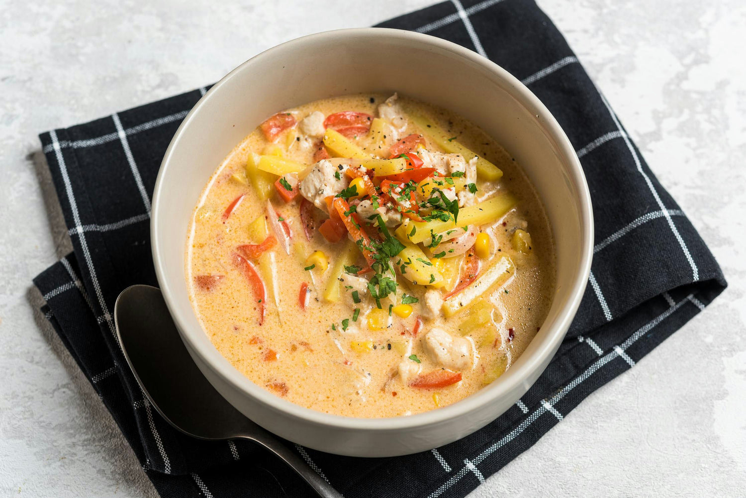 Koorene vürtsikas chipotle-kana chowder: Hero Image - Pos 1