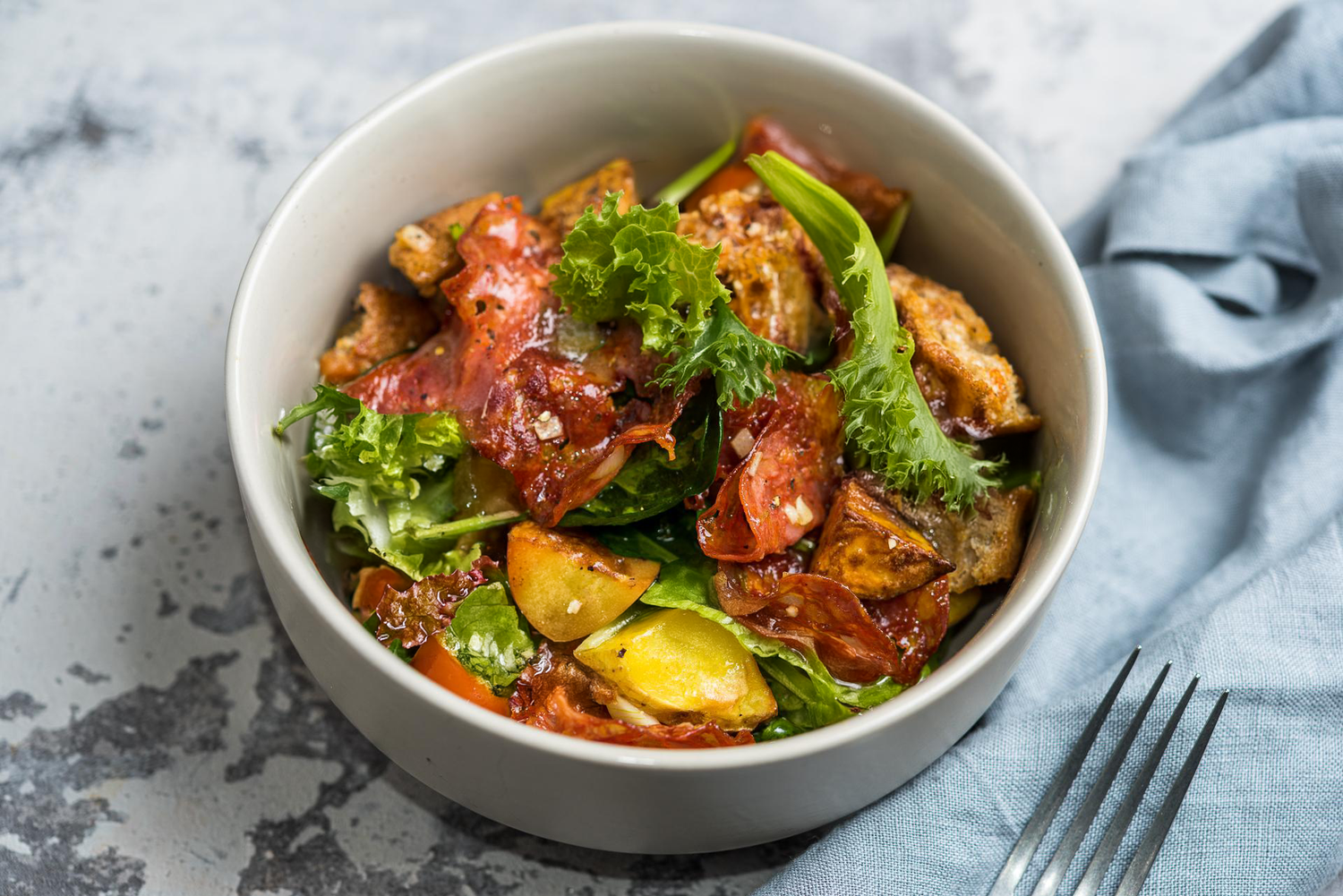 "Soe kartulisalat kirsstomatite, chorizo ja krõbeda ciabattaga": Hero Image - Pos 1