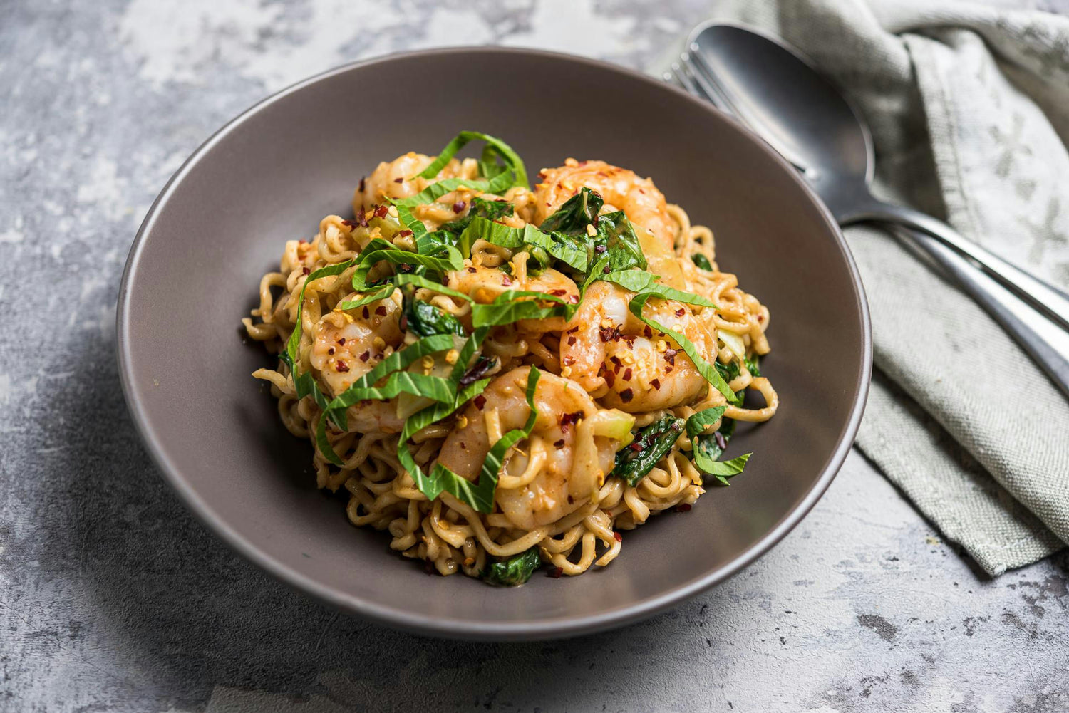 Maapähkli-kreveti stir-fry nuudlitega: Hero Image - Pos 1