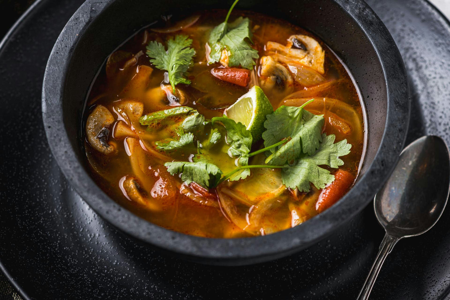 Vürtsikas taimne tom yum: Hero Image - Pos 1