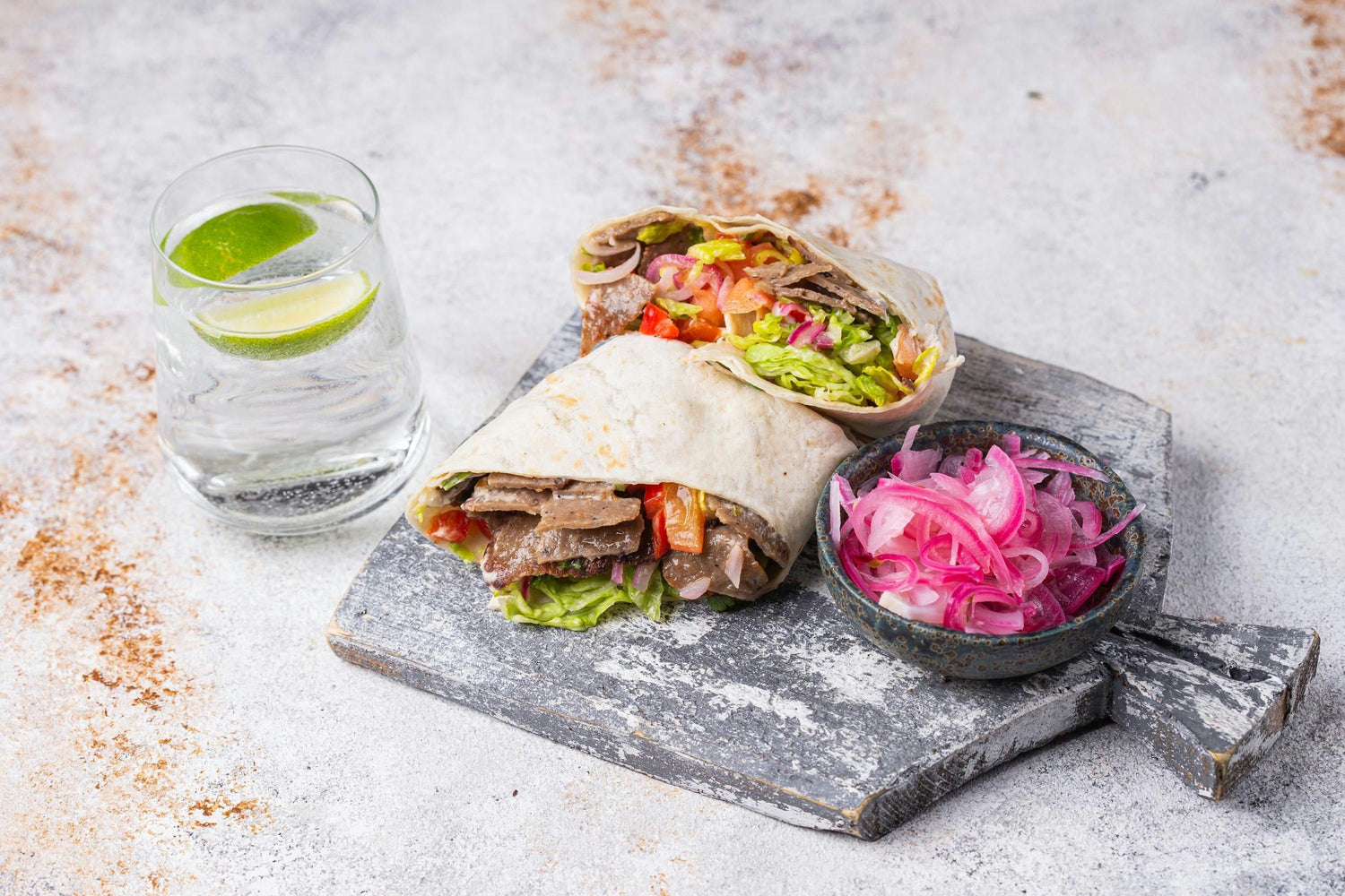 Tortiljarull veisekebabi ja marineeritud sibulaga: Hero Image - Pos 1